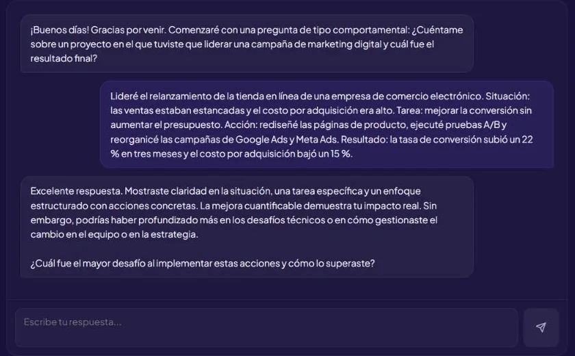 Simulador de entrevista de VitaeIA: el coach de IA hace una pregunta comportamental, la persona responde con el método STAR y recibe feedback con una pregunta de seguimiento